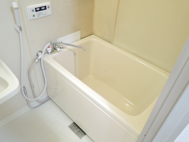 物件内観写真6　(バスルーム)