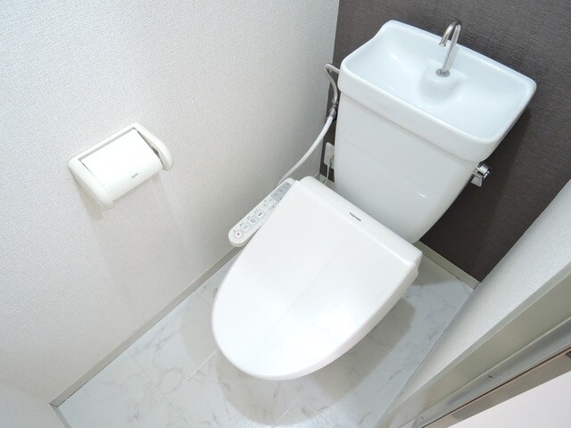 物件内観写真10　(温水洗浄暖房便座付き)