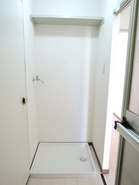 物件内観写真16　(室内洗濯機置場)