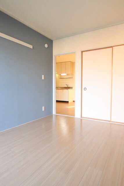 物件内観写真10　(6帖の洋室♪)