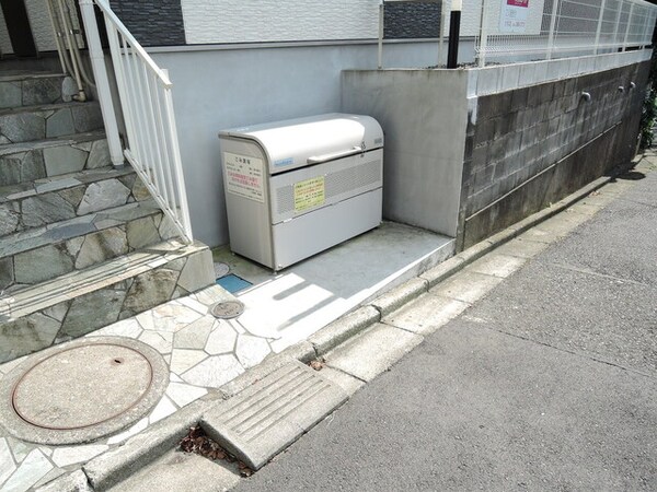 共用設備(敷地内ゴミ置き場)