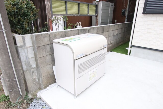 物件外観写真7　(敷地内ごみ置き場)