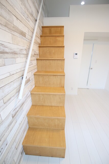 物件内観写真11　(ロフトへの階段です)