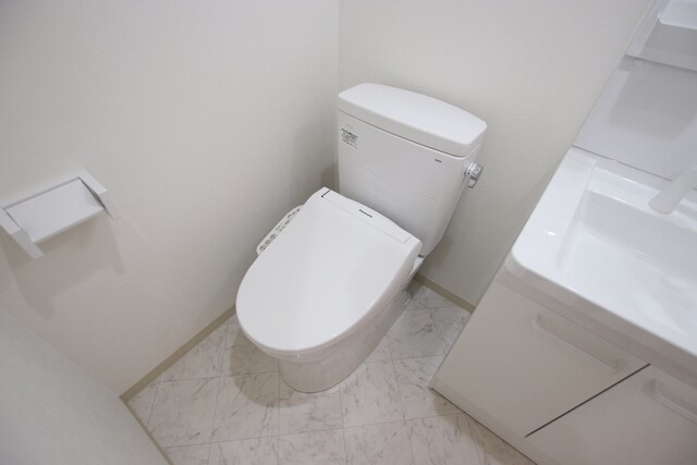 物件内観写真15　(温水洗浄便座付きです)