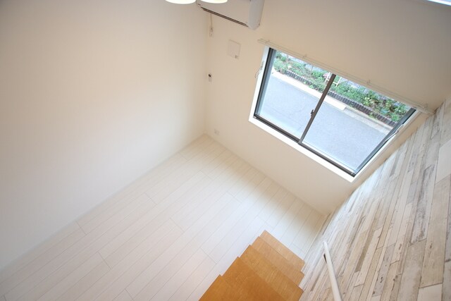 物件内観写真23　(ロフトからの様子)