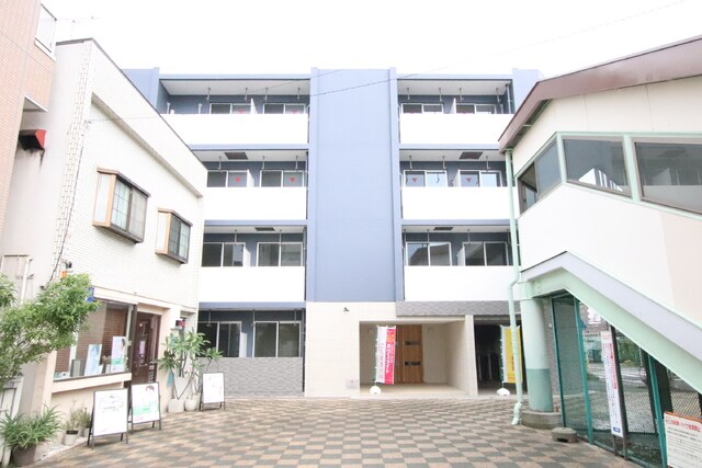 物件外観写真2　(ペットと一緒に暮らせるマンション♪)