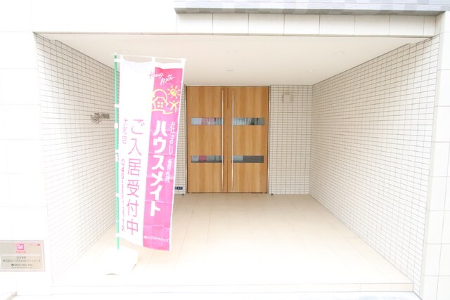 物件外観写真3　(エントランス)
