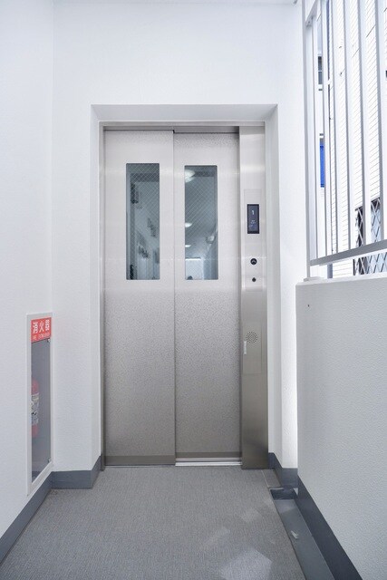 物件外観写真4　(エレベーター)
