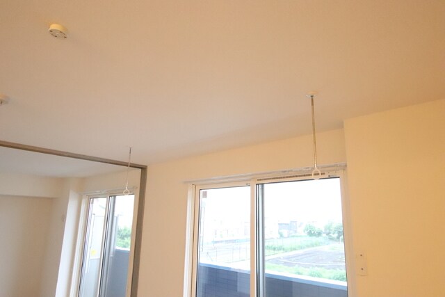 物件内観写真14　(室内物干し機)