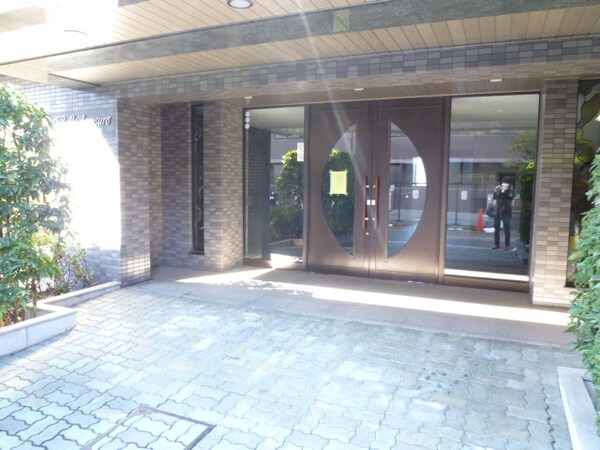 エントランス(建物入口)