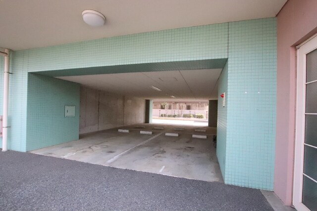 物件外観写真3　(駐車場　※空きは要確認)