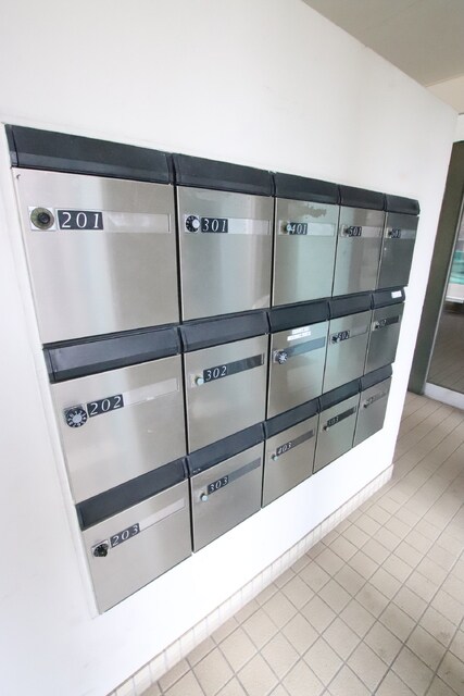 物件外観写真7　(集合ポスト)