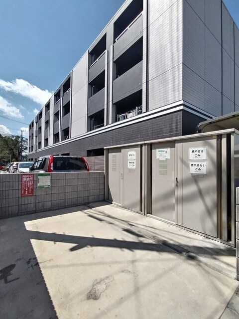 物件外観写真6　(ゴミ捨て場)