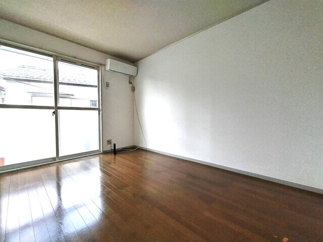 物件内観写真7　(※クリーニング前　エアコンは設備ではありません。)