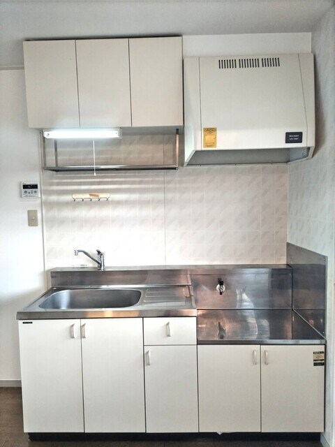 物件内観写真8　(※クリーニング前)