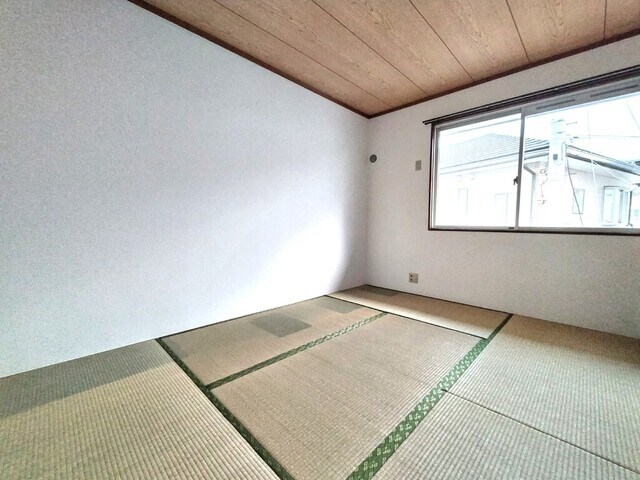 物件内観写真10　(※クリーニング前)