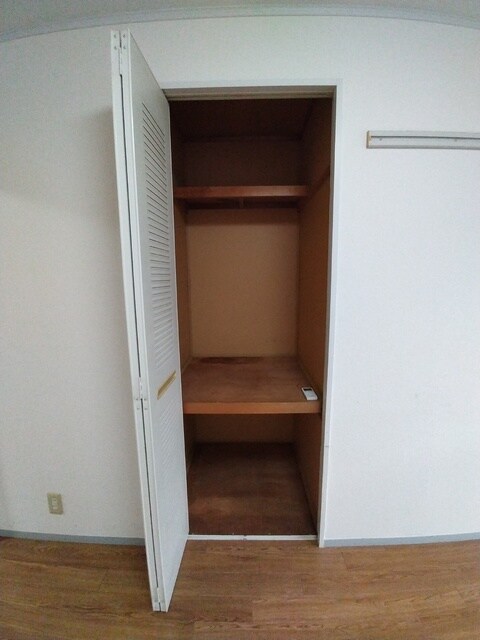 物件内観写真17　(※クリーニング前)