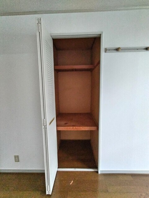 物件内観写真18　(※クリーニング前)