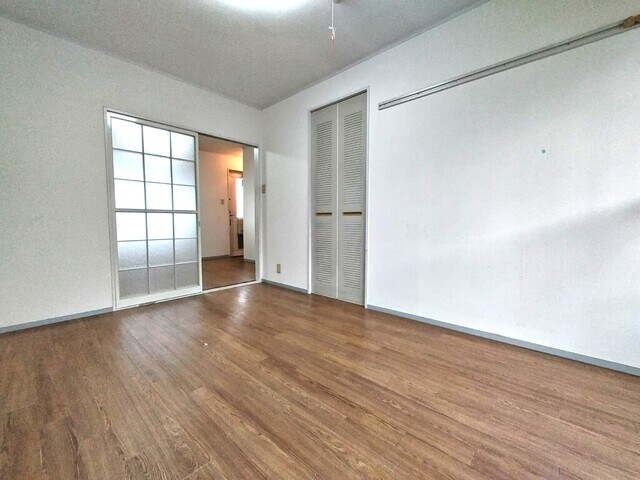 物件内観写真20　(※クリーニング前　照明は設備ではありません。)