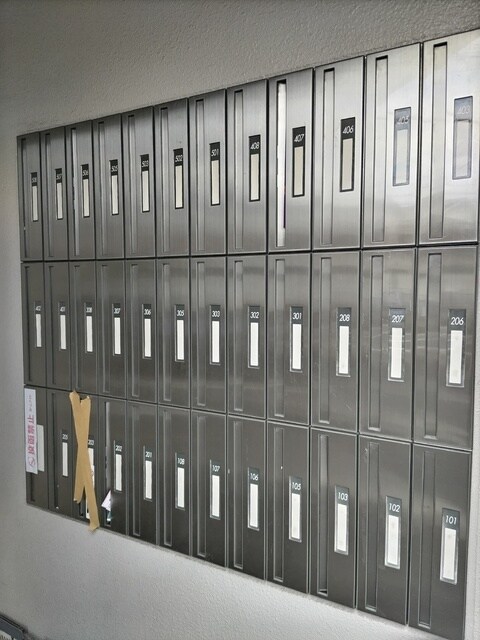 物件外観写真7　(集合ポスト)