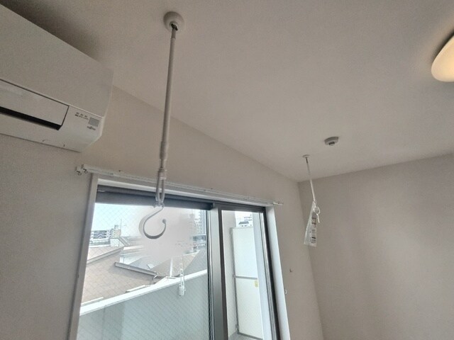 物件内観写真19　(室内物干し機)
