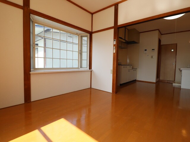 物件内観写真18　(【LDK10帖】　ゆったりくつろぐ憩いの空間★※照明は設備ではありません。)