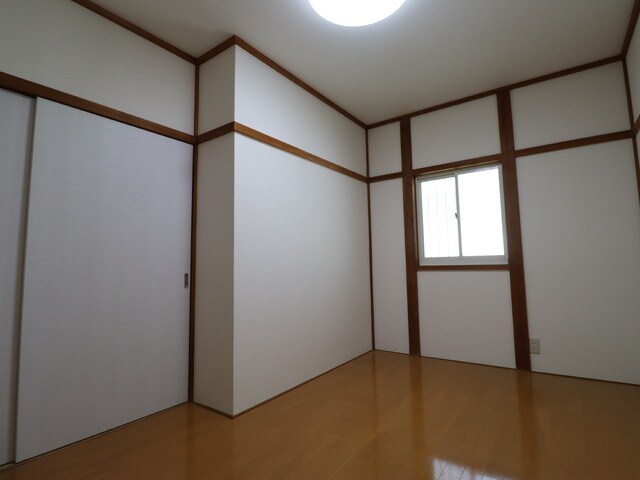 物件内観写真27　(【洋室5.5帖】　お掃除らくらくフローリング★※照明は設備ではありません。)