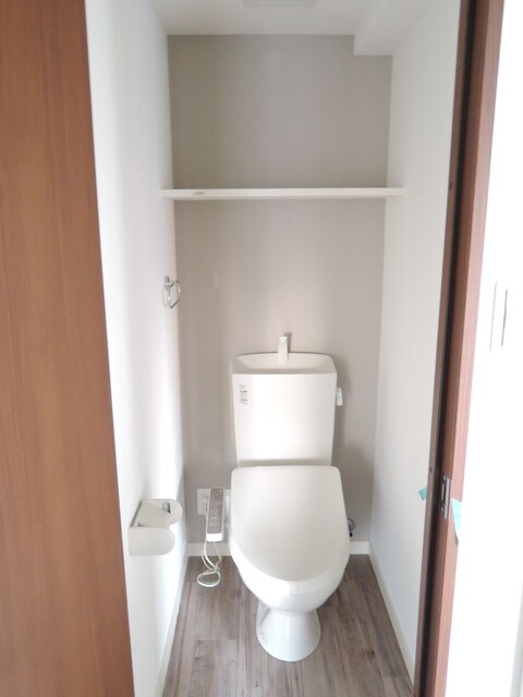 物件内観写真14　(トイレ／洗浄機能付便座)