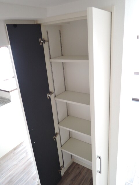 物件内観写真16　(収納)