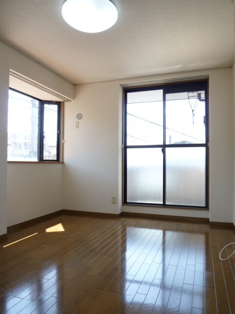 物件内観写真8　(照明は設備ではありません)