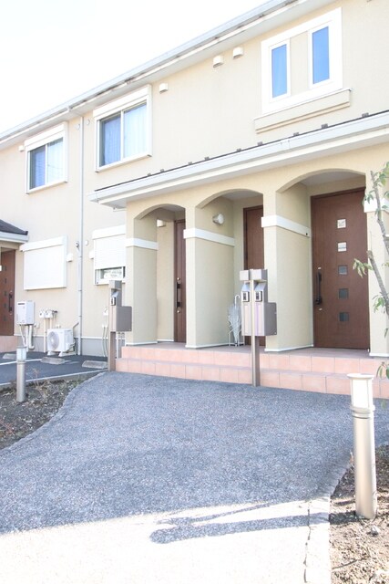 物件外観写真5　(エントランス)