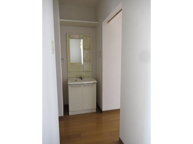物件内観写真12　(洗面化粧台)