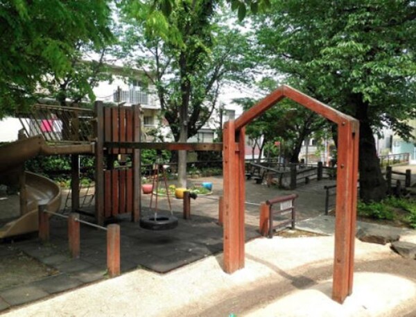 周辺環境(中町せせらぎ緑地公園 824m)