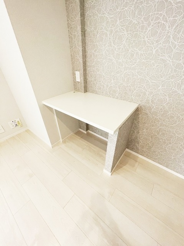 内装他