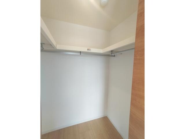 物件内観写真11　(ウォークインクローゼット)