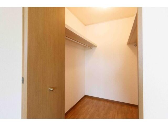 物件内観写真9　(ウォークインクローゼット)