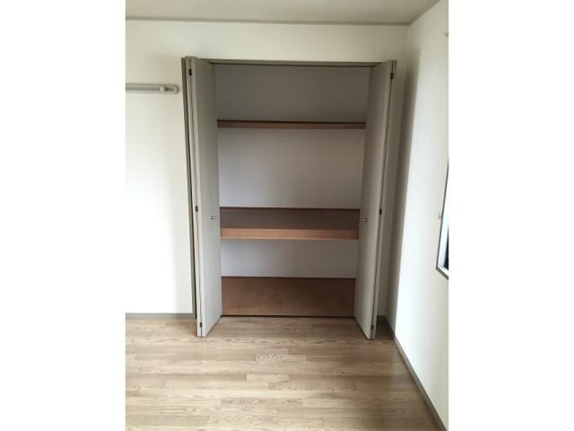 物件内観写真7　(洋室クローゼット)