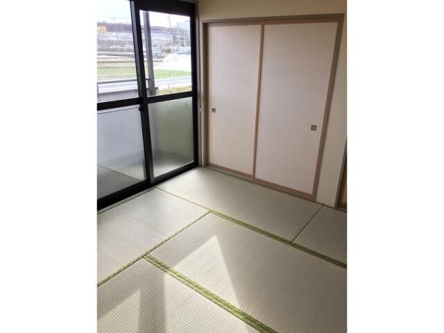 物件内観写真9　(6畳和室)