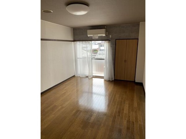 居室(10帖洋室)