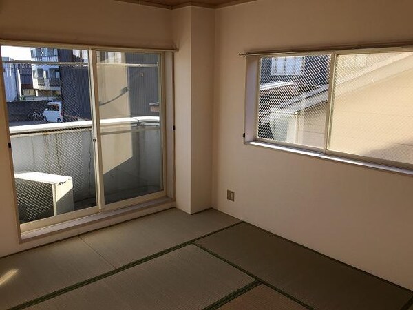 居室(角部屋2面採光)