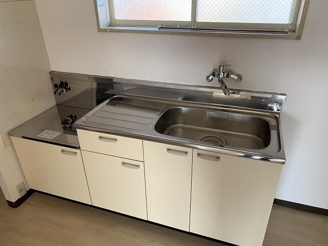 物件内観写真7　(キッチン台新品)