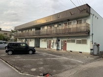 氷見線 越中中川駅 2階建 築47年の外観写真