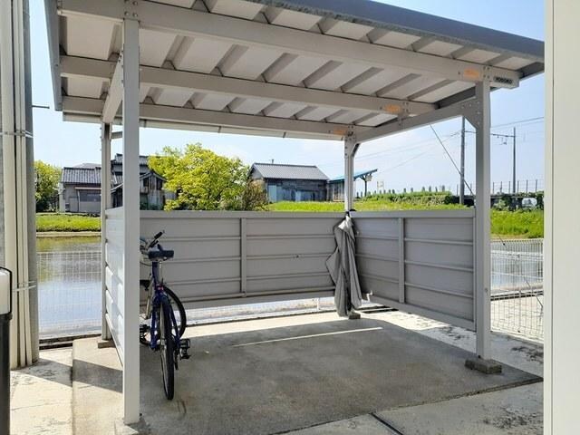 物件内観写真10　(駐輪場)