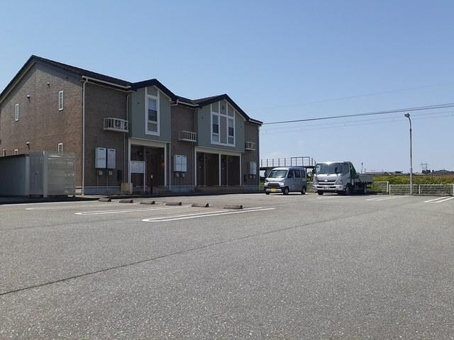 物件内観写真17　(駐車場)