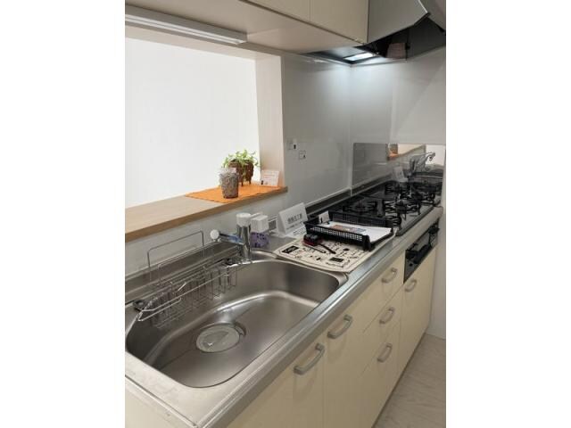 物件内観写真5　(システムキッチン)