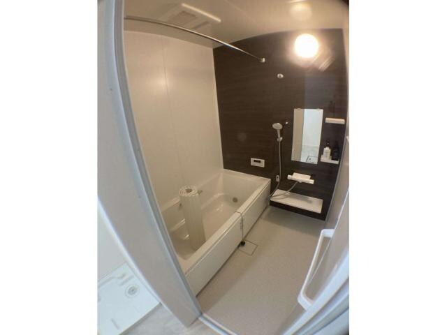 物件内観写真8　(1坪BATH、追焚機能)