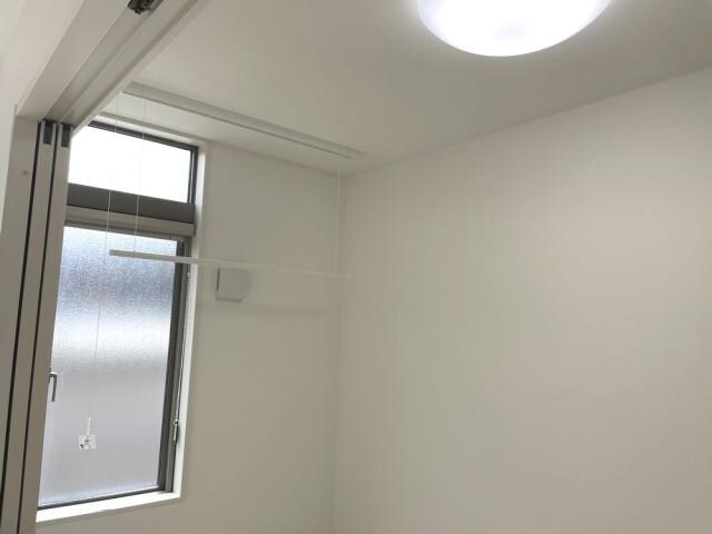 物件内観写真8　(洋室)