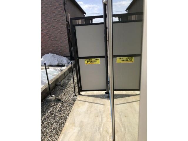 物件内観写真11　(専用庭)