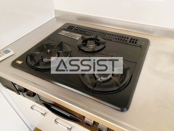 キッチン(※同物件同仕様の参考写真です)