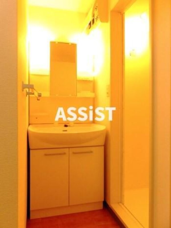 洗面・脱衣所(同間取り別号室の参考写真です)